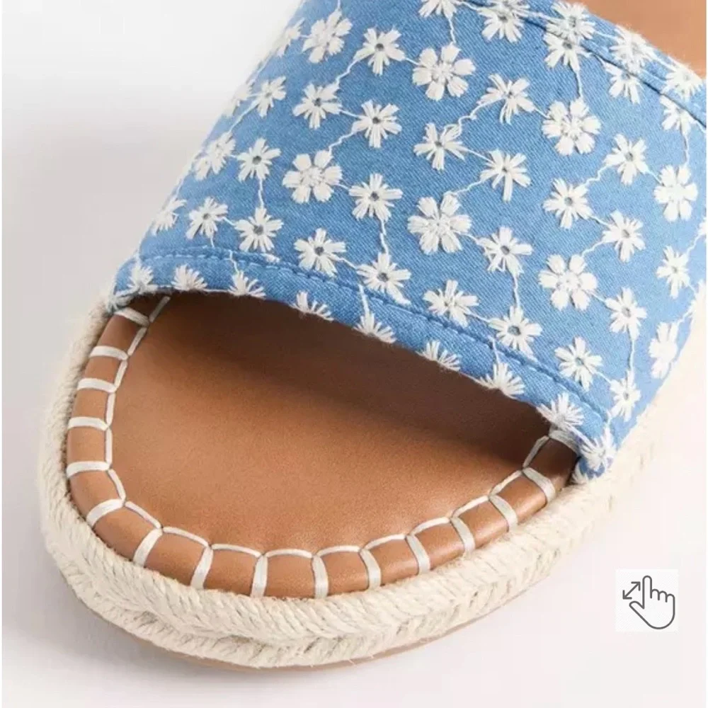 Torrid Blue and White Floral Espadrille Slides - Picture 2 of 4